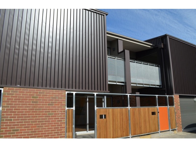 17 Newman Drive, Footscray VIC 3011