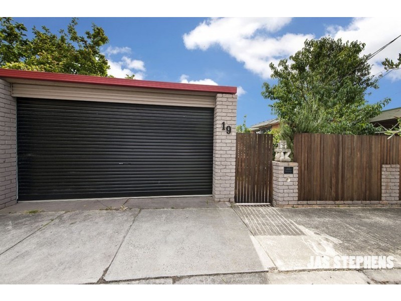 19 Smith Crescent, Footscray VIC 3011