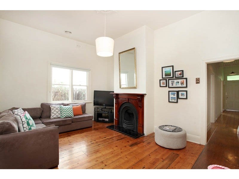 25 Browning St, Seddon VIC 3011