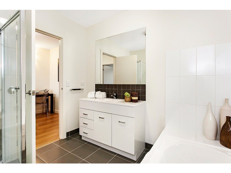 1/96 Macpherson St, Footscray VIC 3011