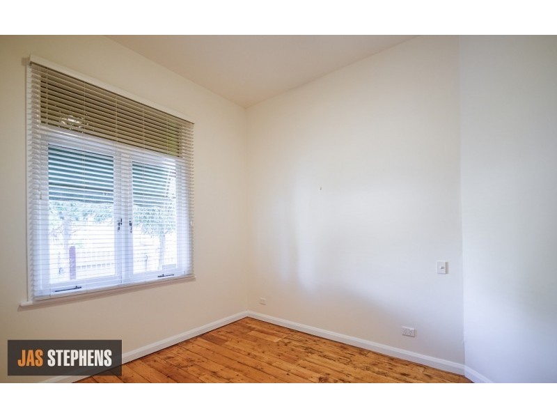 74 Hamilton St, Yarraville VIC 3013