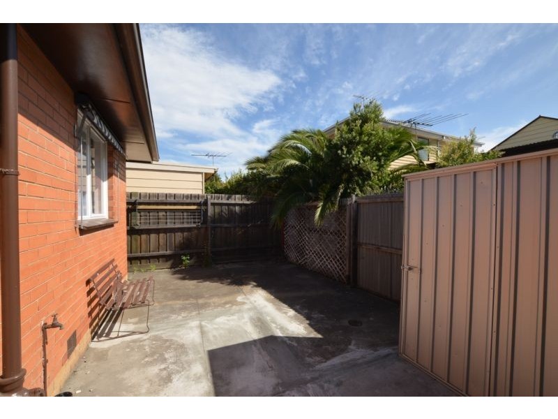 54 Dudley St, Footscray VIC 3011