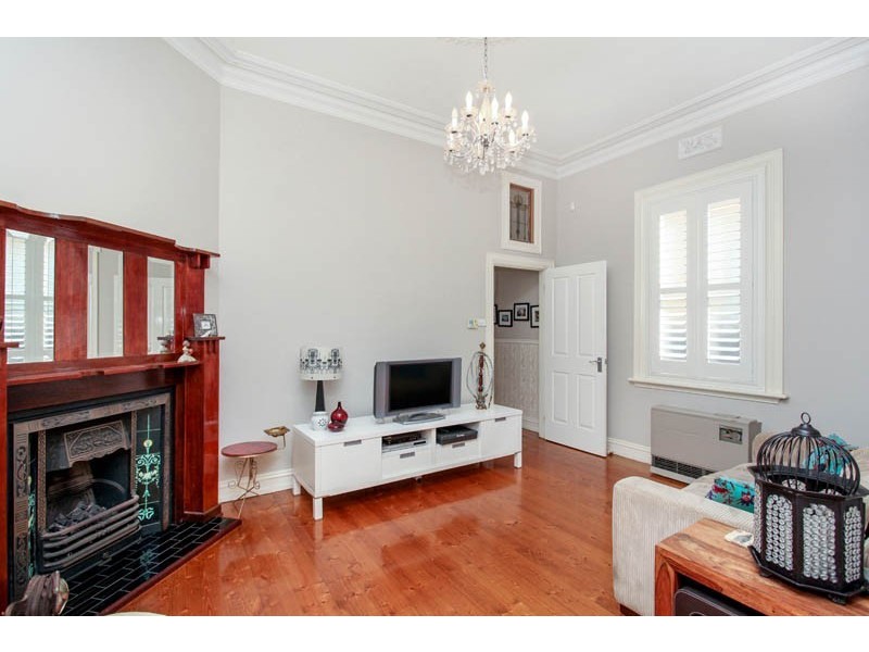 16 Webster Street, Seddon VIC 3011