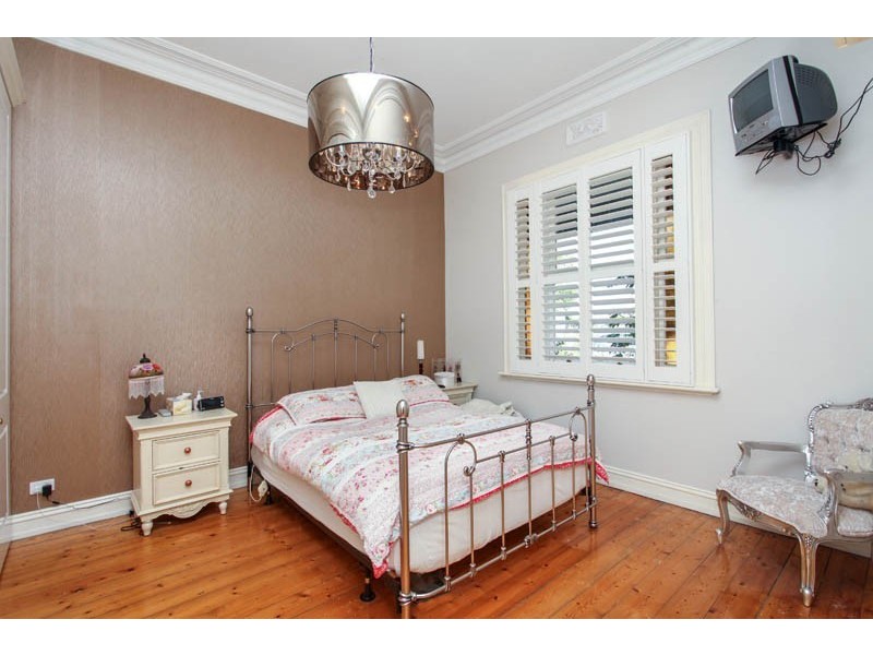 16 Webster Street, Seddon VIC 3011