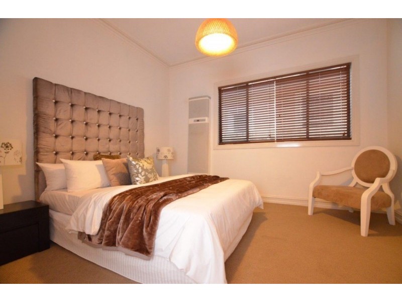 22 Vernon Street, South Kingsville VIC 3015