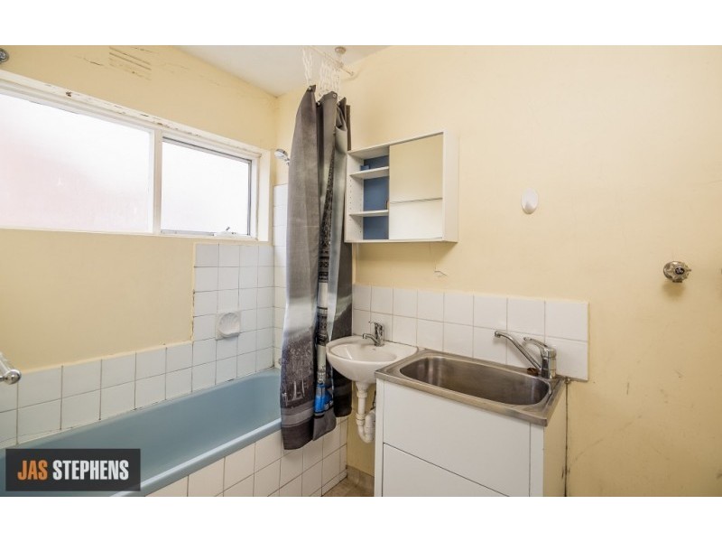 4/20 Kingsville St, Kingsville VIC 3012