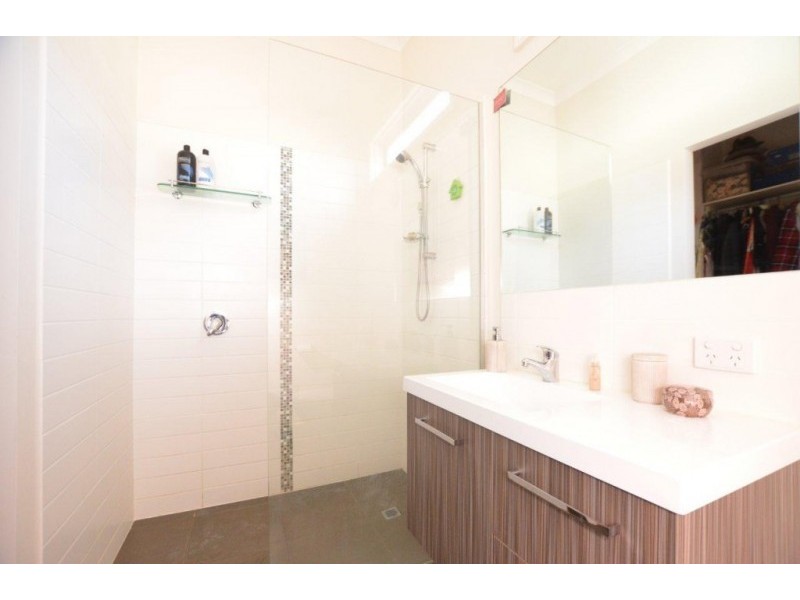 114 Wales St, Kingsville VIC 3012