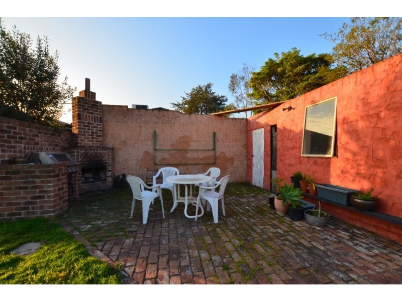 39 Sredna Street, West Footscray VIC 3012