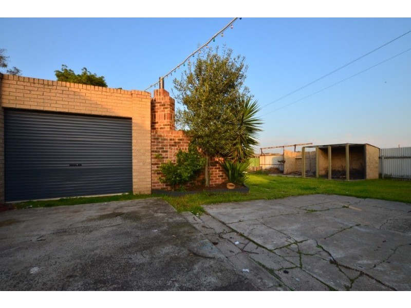 39 Sredna Street, West Footscray VIC 3012
