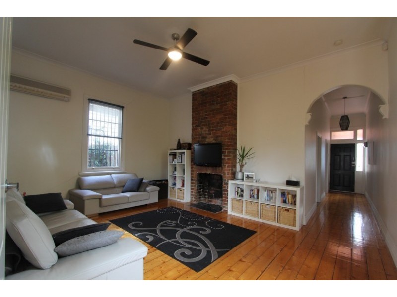 213 Geelong Rd, Kingsville VIC 3012