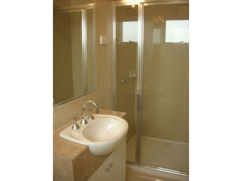 2/29 Commercial Road, Maidstone VIC 3012