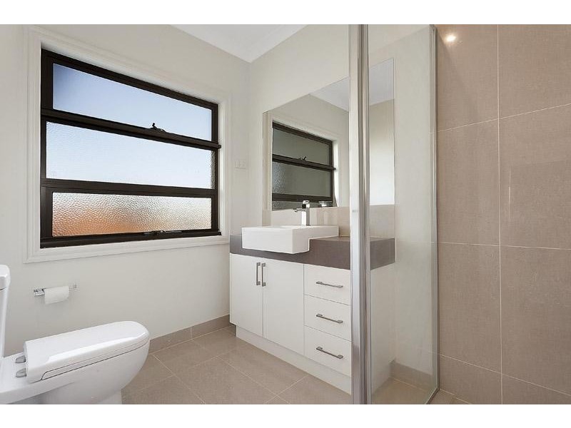 1/50 Blenheim Road, Newport VIC 3015