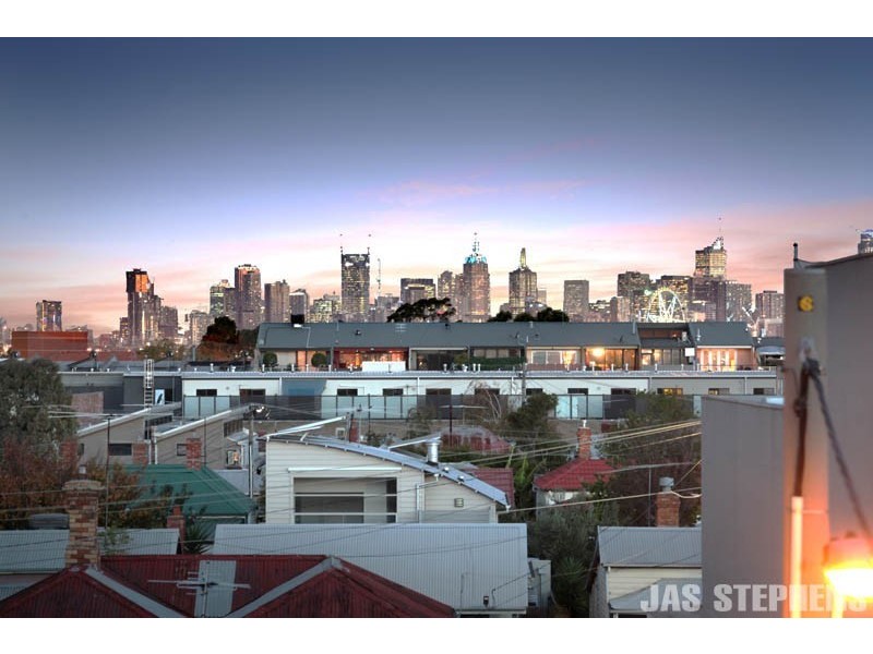 208/2 Alexander Street, Seddon VIC 3011