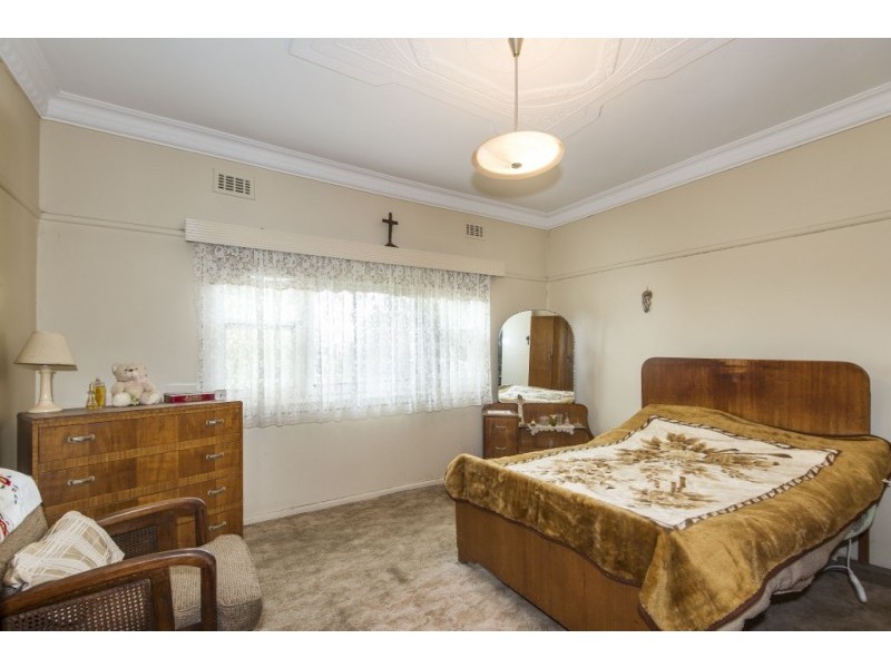 90 Newcastle Street, Newport VIC 3015