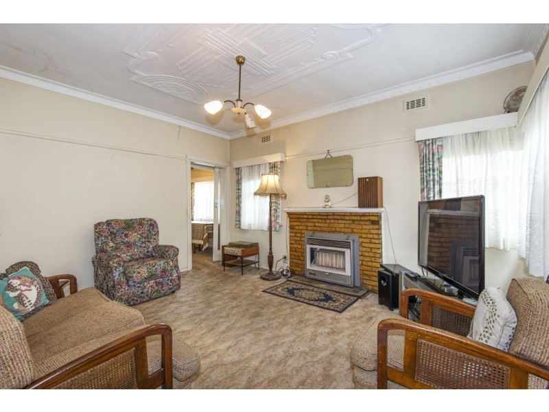 90 Newcastle Street, Newport VIC 3015