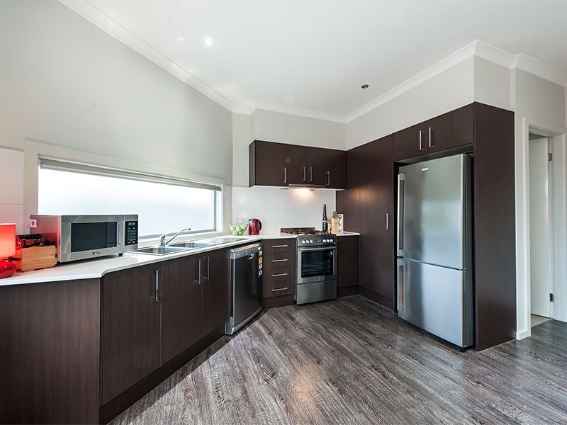 2/4 Holland Crt, Maidstone VIC 3012