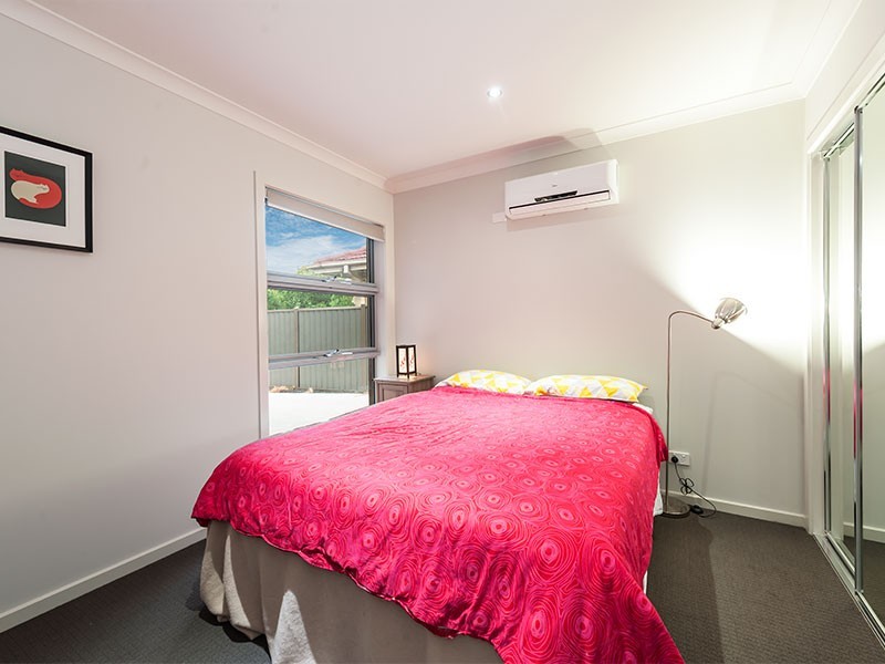 2/4 Holland Crt, Maidstone VIC 3012
