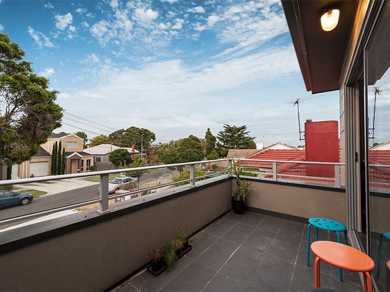 2/4 Holland Crt, Maidstone VIC 3012