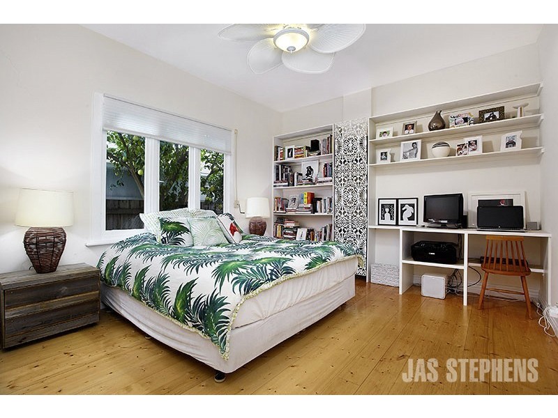 39 Ballarat Road, Maidstone VIC 3012