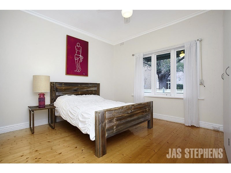 39 Ballarat Road, Maidstone VIC 3012