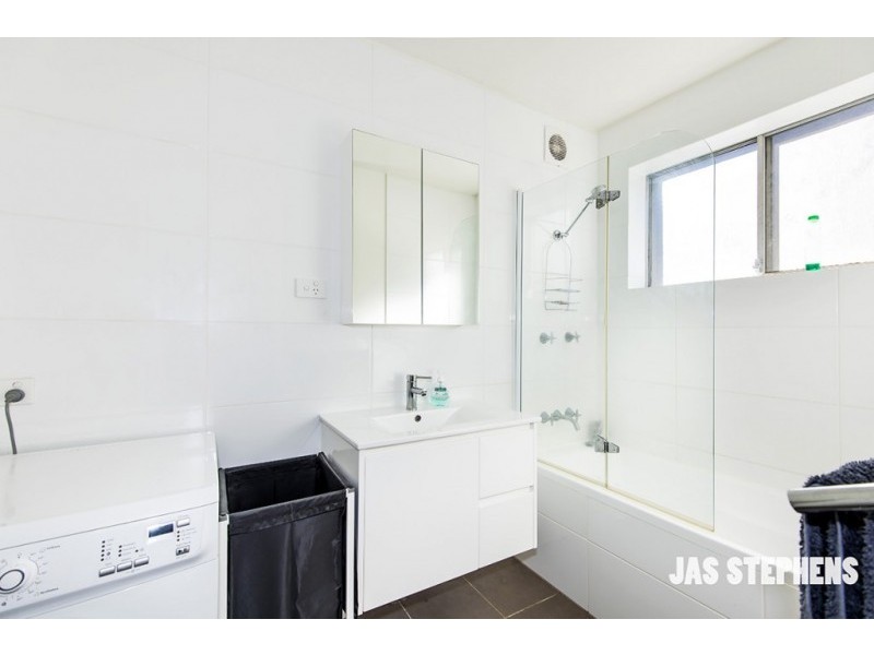 2/705 Barkly St, West Footscray VIC 3012