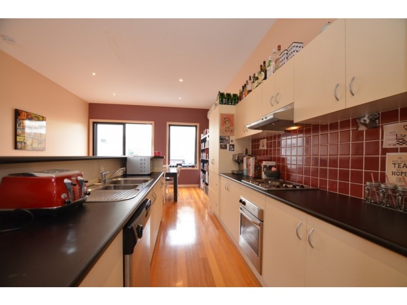 2/3 Canterbury St, Yarraville VIC 3013