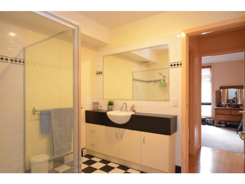 2/3 Canterbury St, Yarraville VIC 3013