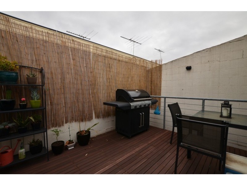 2/3 Canterbury St, Yarraville VIC 3013