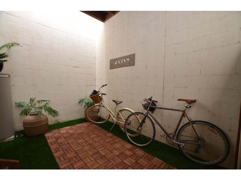 2/3 Canterbury St, Yarraville VIC 3013