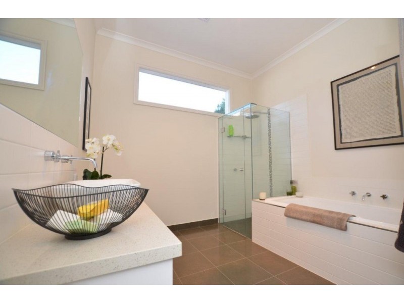 114 Wales St, Kingsville VIC 3012