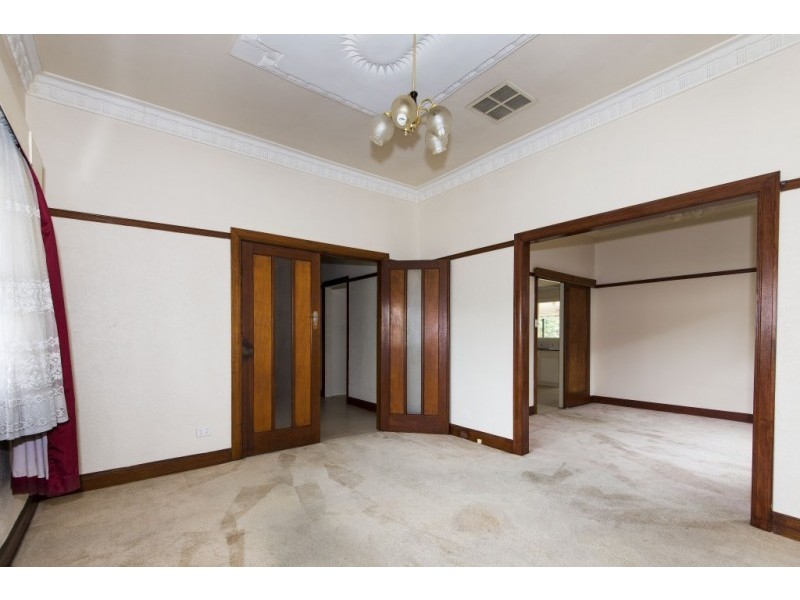 16 Norfolk Street, Maidstone VIC 3012