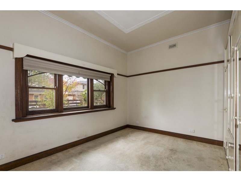 16 Norfolk Street, Maidstone VIC 3012