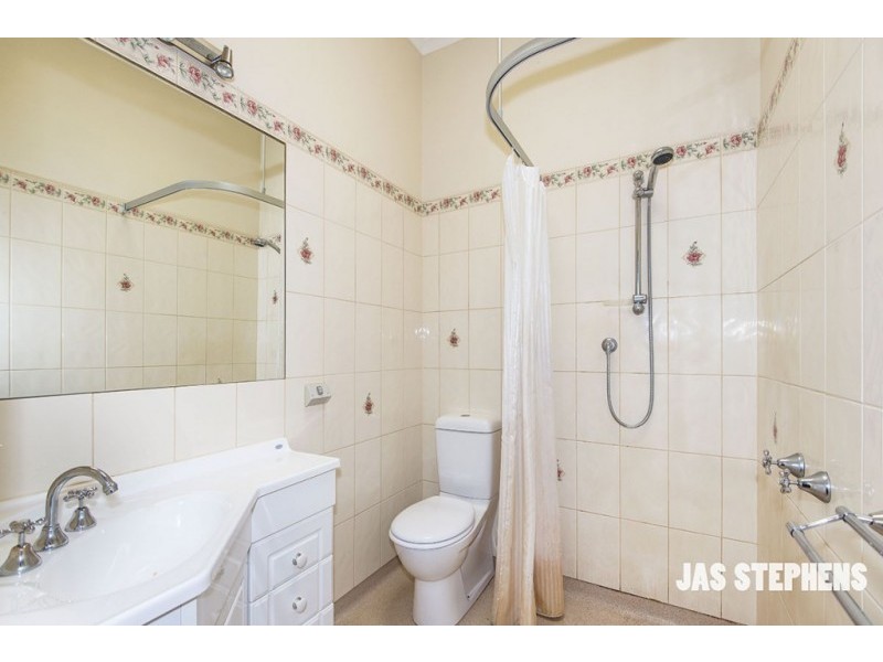 16 Norfolk Street, Maidstone VIC 3012