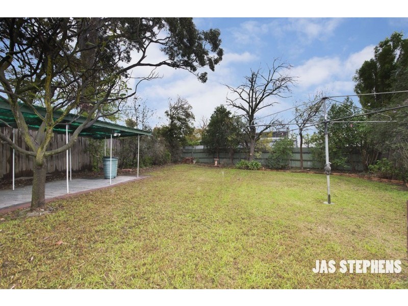 16 Norfolk Street, Maidstone VIC 3012