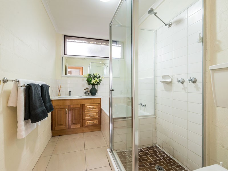 2/85 Ballarat Road, Maidstone VIC 3012