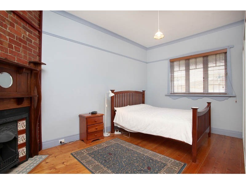 1 Dove St, West Footscray VIC 3012