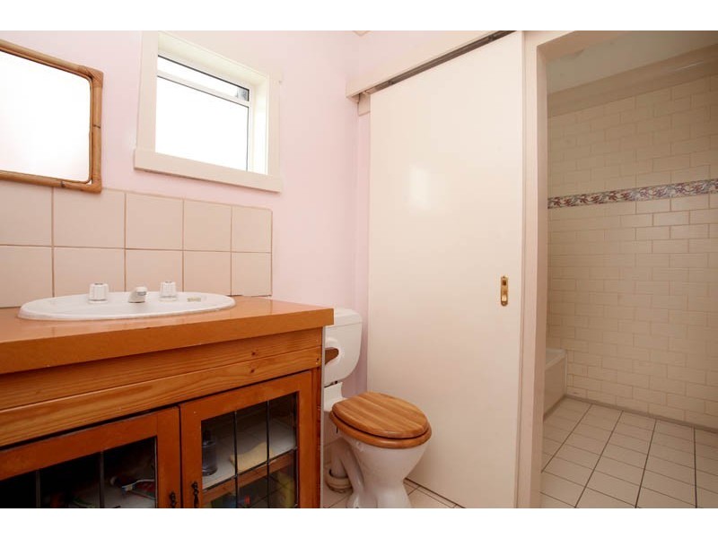 1 Dove St, West Footscray VIC 3012