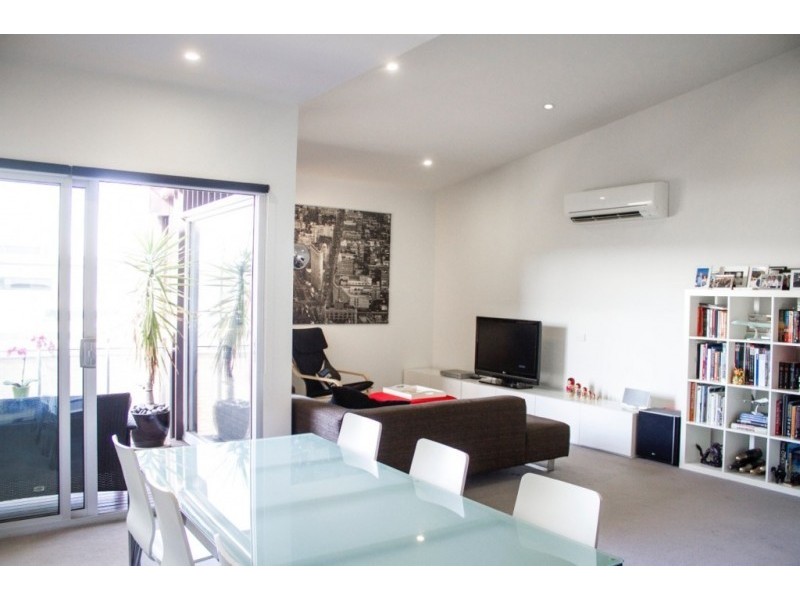 7 Newman Drv, Footscray VIC 3011