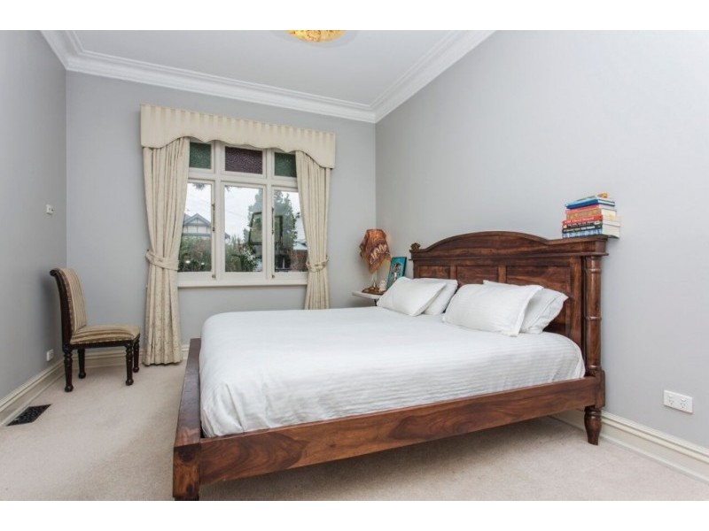 70 Chirnside Street, Kingsville VIC 3012