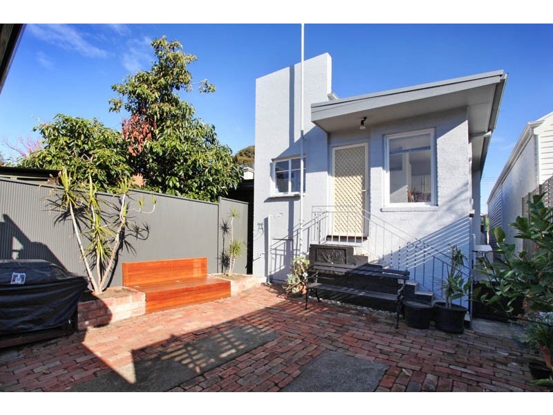 23 McConnell Street, Kensington VIC 3031