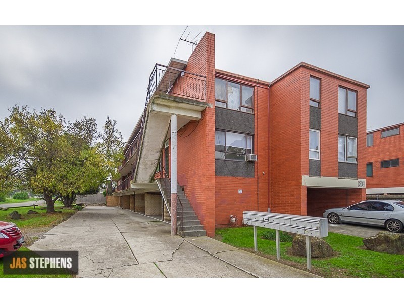 2/38 Hampton Parade, West Footscray VIC 3012