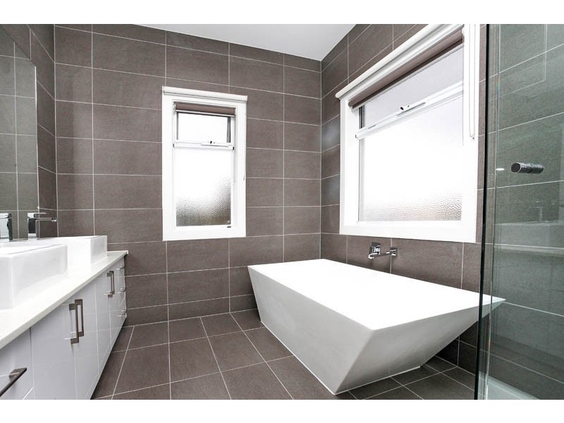 2/68 Madden St, Maidstone VIC 3012