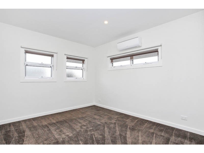 2/68 Madden St, Maidstone VIC 3012