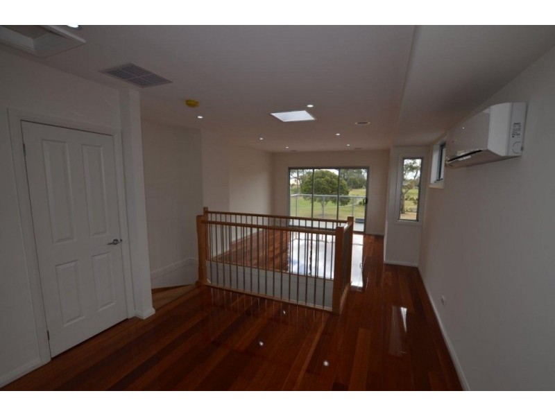 4/10 Greenham St, Maidstone VIC 3012