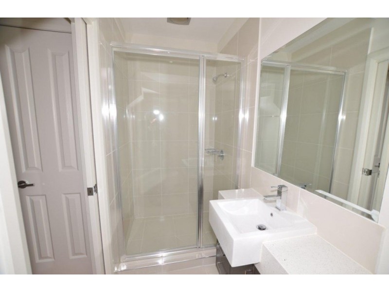 4/10 Greenham St, Maidstone VIC 3012