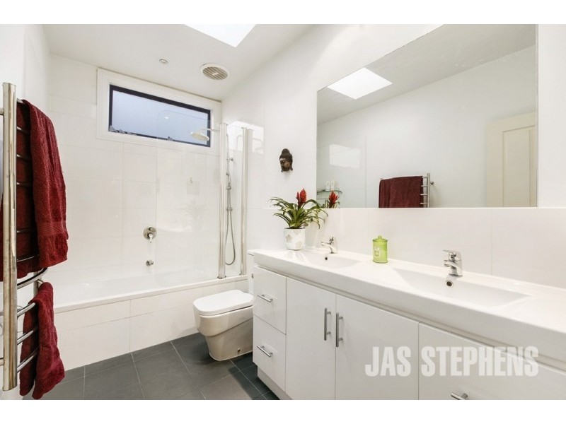 51 Queensville St, Kingsville VIC 3012