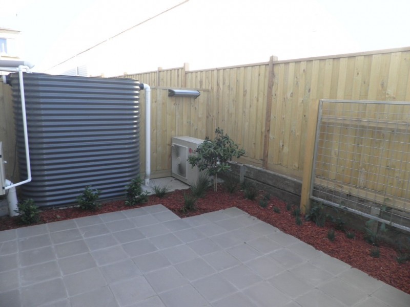 2 Stony Lane, West Footscray VIC 3012