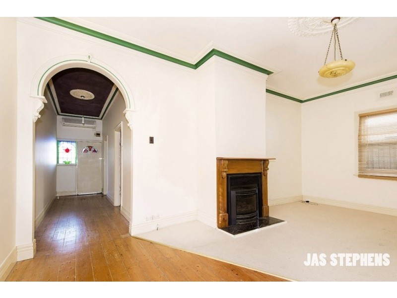 132 Queensville Street, Kingsville VIC 3012