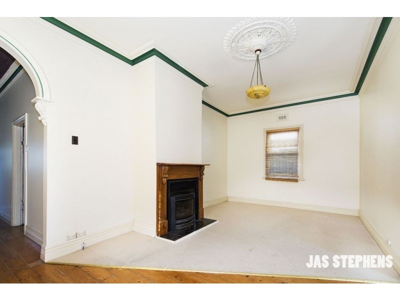 132 Queensville Street, Kingsville VIC 3012