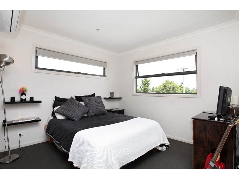 2/24 Hancock Crescent, Braybrook VIC 3019